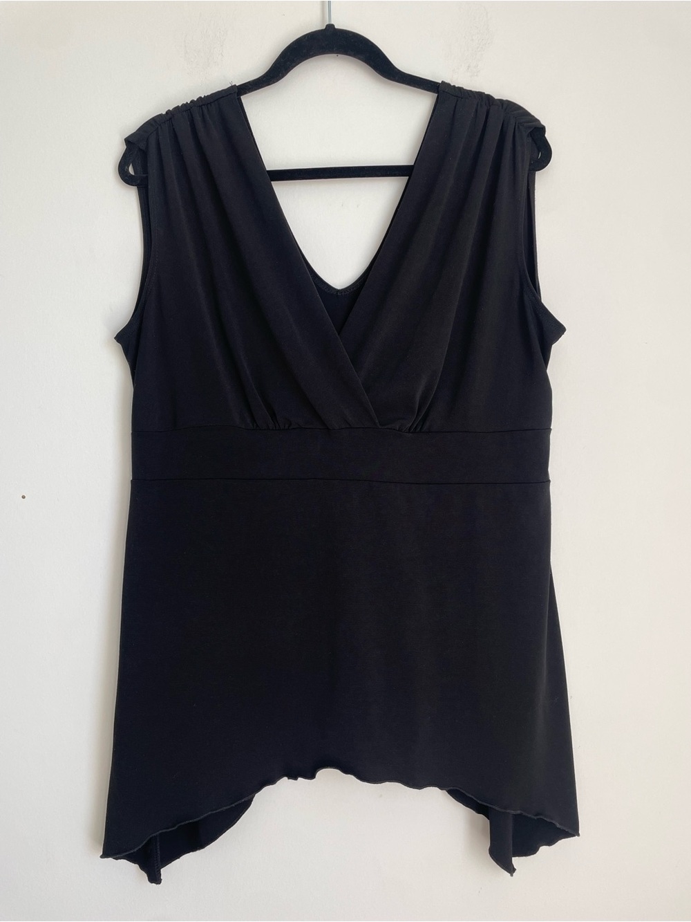 Black V Neck Baby Doll Tank with Handkerchief Hem Size 1X Flowy Y2K Lightweight